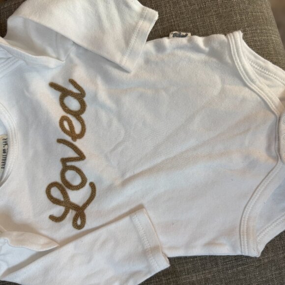 Rabbit + Bear Organic “Loved” Onesie 3–6M - Picture 6 of 6